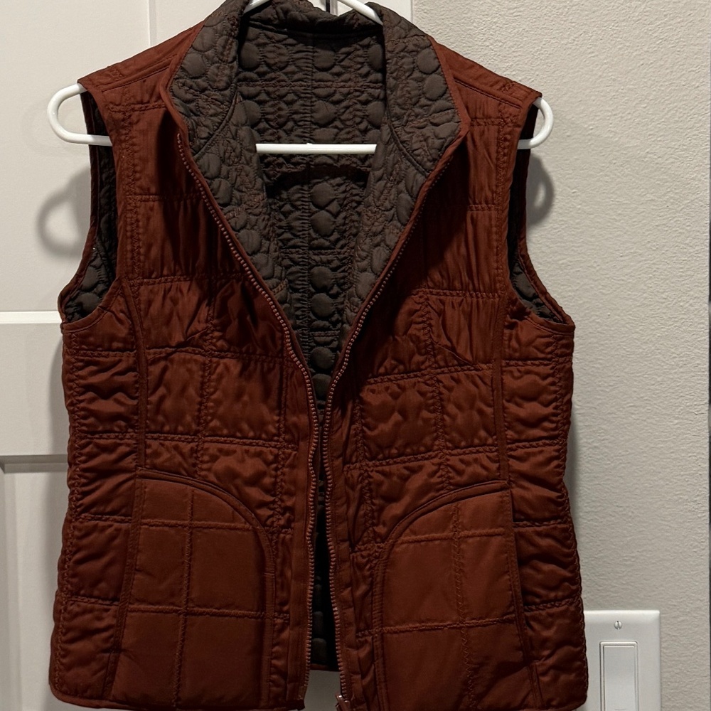 Tsunami Women's reversible quilted vest